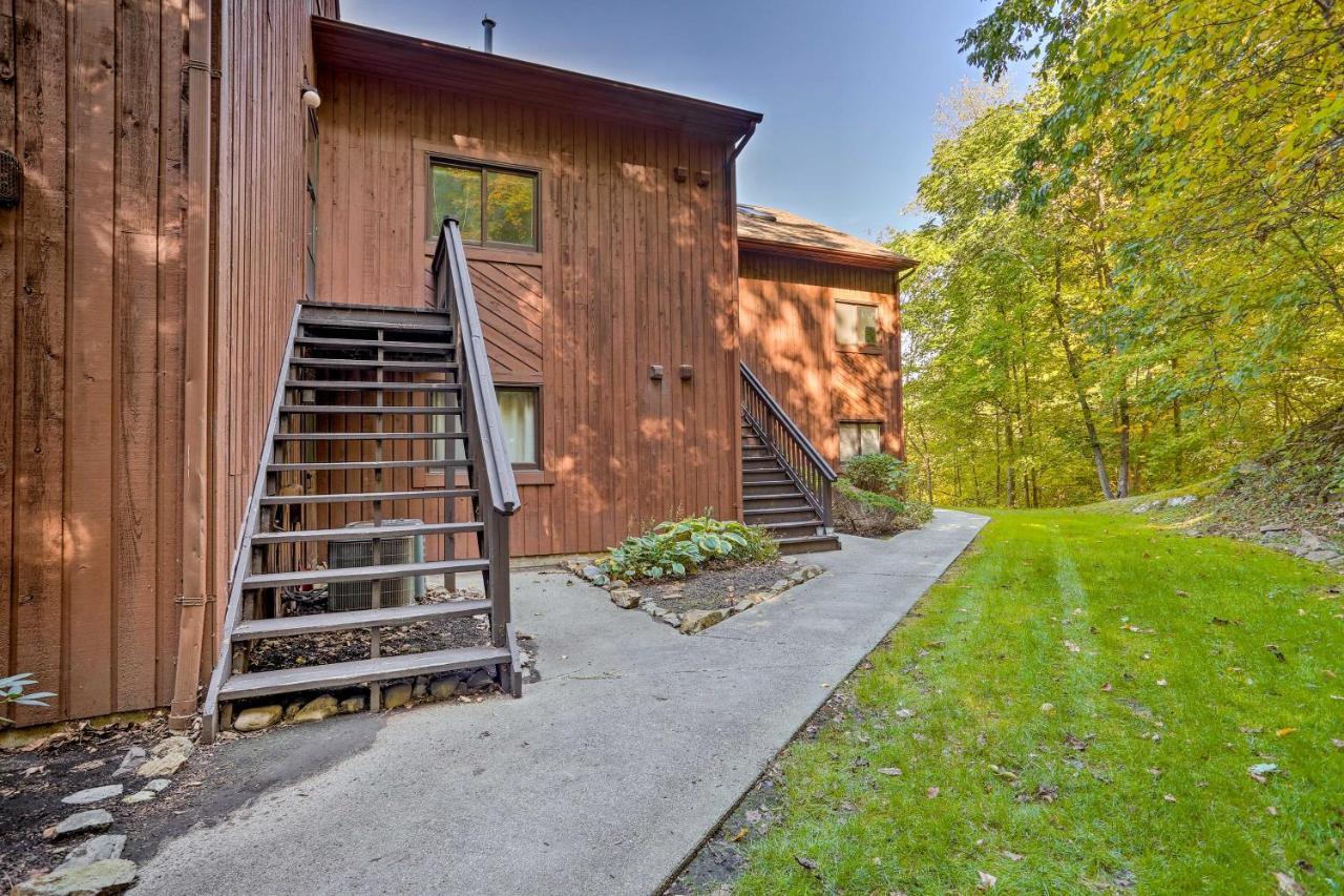 Vernon Township Condo - Walk to Ski Resort! Esterno foto