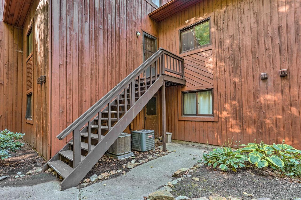 Vernon Township Condo - Walk to Ski Resort! Esterno foto